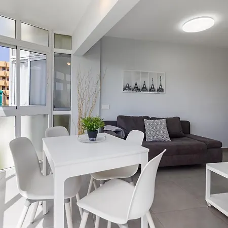 Modern In Americas * Playa de las Americas (Tenerife)